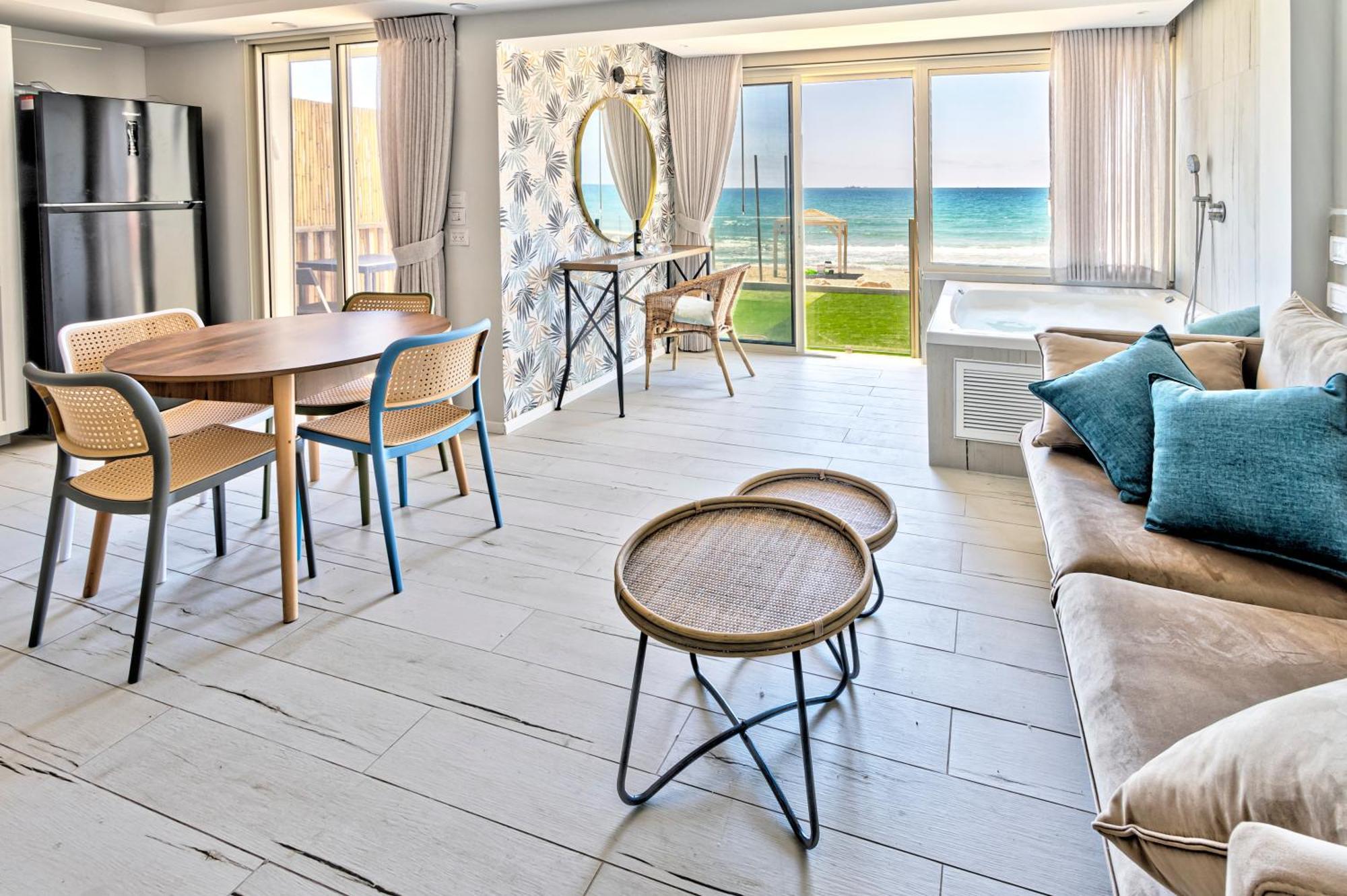 בית חוף מושלם עם גקוזי ומרפסת - Beachside Bliss W Jacuzzi ไฮฟา ภายนอก รูปภาพ